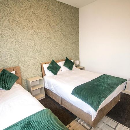 Ideal For Groups - 2 Bedroom Apartment - Free Parking, Transit Links, Close To Stadiums Манчестер Екстер'єр фото
